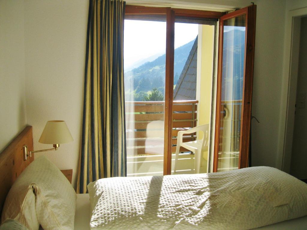 Hotel Kistenpass Breil/Brigels Ruang foto