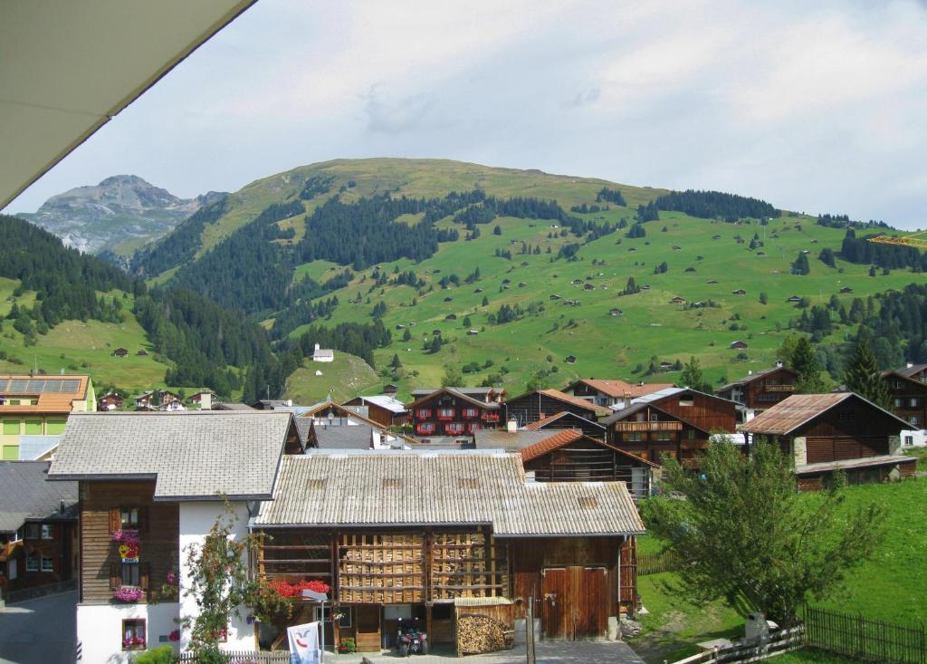 Hotel Kistenpass Breil/Brigels Ruang foto